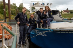 ARD Das Erste: "WaPo Elbe" steuert mit neuer Kapit&auml;nin in die 4. Staffel/Drehstart mit neuer Ermittlerin Friederike Linke und Ausstrahlung der dritten Staffel ab 29. September 2026 im Ersten
