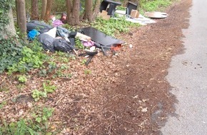 Polizeidirektion Bad Segeberg: POL-SE: Halstenbek - Diverser Müll illegal an einer Grünanlage entsorgt - Polizei sucht Zeugen