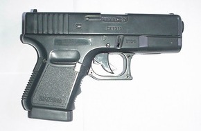 Polizei Düsseldorf: POL-D: Fotomaterial zur Pressekonferenz von Dienstag, 05. April 2005
