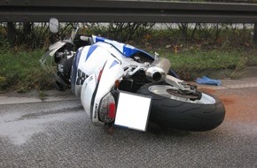 Polizei Düsseldorf: POL-D: ***Meldung aus dem Bereich der Autobahnpolizei***  Essen - A 42 - Unfallflucht nach tödlichem Motorradunfall - Autobahnpolizei sucht Opel-Fahrerin
