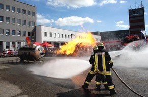 Feuerwehr Essen: FW-E: Tage der offenen Tür bei der Feuerwehr, Wache an der Eisernen Hand steht Besuchern ein Wochenende lang zur Verfügung