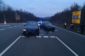 Polizeidirektion Kaiserslautern: POL-PDKL: Verkehrsunfall auf der B 48, Sachschaden ca. 10.000,-- Euro