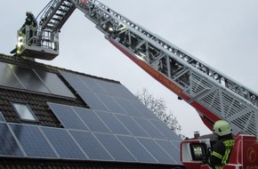 Feuerwehr Dinslaken: FW Dinslaken: Feuerwehr löschte Kaminbrand und beseitigte Ölspur