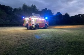 Feuerwehr Mülheim an der Ruhr: FW-MH: Brennender Fahrzeuganhänger auf dem Gelände des RWW