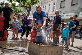 FW Menden: Zahlreiche Besucher auf der 1. Mendener Blaulichtmeile