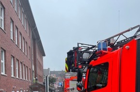 Feuerwehr Mülheim an der Ruhr: FW-MH: Papierkorbbrand in der Berufsschule Stadtmitte
