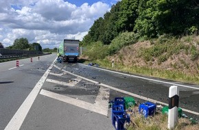 Polizeiinspektion Oldenburg-Stadt / Ammerland: POL-OL: +++Getränkelaster verliert Ladung in der Anschlussstelle Westerstede+++