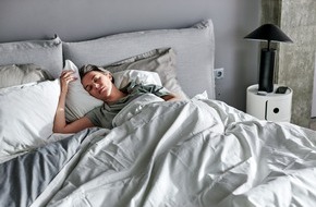 HRS - Hotel Reservation Service: Besser Schlafen auf der Geschäftsreise  / Schlafforscher gibt Tipps zur Erholung auf Businesstrip / Regensburg ist laut HRS-Auswertung Stadt mit höchstem Schlafkomfort in Deutschland