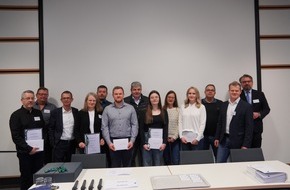 DIE PAPIERINDUSTRIE e.V.: Erstmalige Verleihung des Heinrich-August-Schoeller-Bestenpreises des Verbands DIE PAPIER-INDUSTRIE für die jahrgangsbesten Papiertechnologinnen und Papiertechnologen