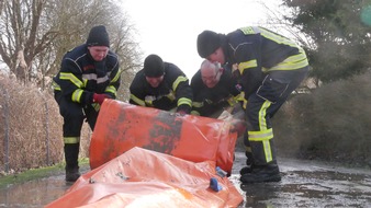 Freiwillige Feuerwehr Celle: FW Celle: Rückbau mobiler Hochwasserschutz!