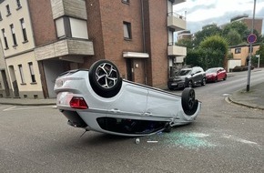 Polizei M&ouml;nchengladbach: POL-MG: Verkehrsunfall auf der Annakirchstra&szlig;e - 21-J&auml;hriger leicht verletzt