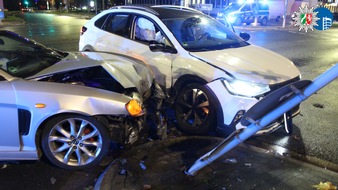 Polizeipräsidium Oberhausen: POL-OB: Kreuzung nach schwerem Verkehrsunfall gesperrt