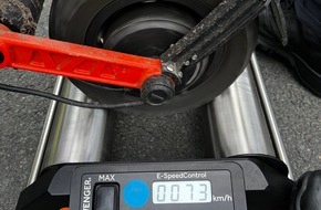 Polizeiinspektion Emsland/Grafschaft Bentheim: POL-EL: Nordhorn - 17-J&auml;hriger fl&uuml;chtet mit E-Scooter vor Polizei - Pr&uuml;fstand zeigt &uuml;ber 70 km/h