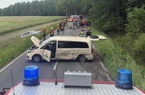 Polizeiinspektion Stade: POL-STD: Sechs zum Teil schwerstverletzte Autoinsassen bei Verkehrsunfall auf Landesstraße 124