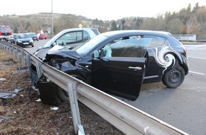 Polizeidirektion Kaiserslautern: POL-PDKL: B 48, Winnweiler-Hochstein - Unfall mit zwei leichtverletzten Personen