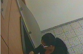 Polizei Düren: POL-DN: Fahndung nach Taschendiebin