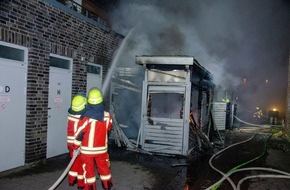 Kreisfeuerwehrverband Rendsburg-Eckernförde: FW-RD: Nächtlicher Großeinsatz in Nortorf - Feuer in einem Wohn- und Geschäftshaus