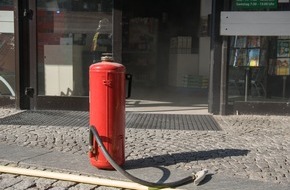 Freiwillige Feuerwehr Menden: FW Menden: Brand in Supermarkt schnell gelöscht