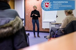 Polizeiinspektion Lüneburg/Lüchow-Dannenberg/Uelzen: POL-LG: ++ "Wie schützen sich Frauen?" -> Vortrag der Polizei "Gegen Gewalt an Frauen" in Uelzen ++ für Frauen & Mädchen ab 16 Jahren am 18.04.24 beim Landkreis Uelzen ++ Voranmeldungen ...