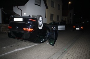 Polizeidirektion Ludwigshafen: POL-PDLU: (Schifferstadt) Schadensträchtiger Unfall mit zwei Fahrzeugen und einem Haus