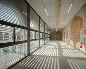 Communiqué de Presse: Une solution contemporaine de protection solaire Griesser pour un ancien couvent espagnol