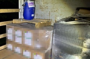 Polizei Bielefeld: POL-BI: Aktueller Polizeieinsatz: Verkehrsunsicherer LKW mit gef&auml;hrlicher Ladung aus dem Verkehr gezogen