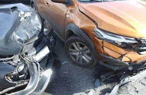 Polizei Minden-L&uuml;bbecke: POL-MI: Verletzte nach Kreuzungsunfall