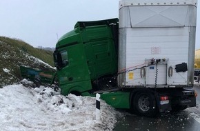 Polizei Bielefeld: POL-BI: Alleinunfall auf A33: Ersthelfer dolmetscht für Rettungskräfte