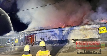 Feuerwehr Recklinghausen: FW-RE: Vollbrand einer Trampolinhalle in der Nacht - Halle niedergerissen