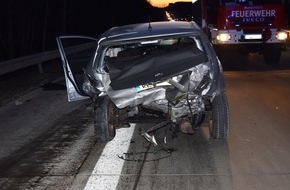 Polizeidirektion Kaiserslautern: POL-PDKL: Folgenschwerer Fahrstreifenwechsel; Verkehrsunfall mit drei Verletzten