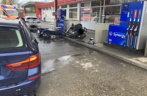 Feuerwehr Ratingen: FW Ratingen: Verkehrsunfall A3 an der Raststätte Hösel: Zwei Verletzte, mehrere PKW beschädigt