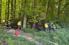 Feuerwehr Wetter (Ruhr): FW-EN: Wetter - Feuerwehr löscht Feuer im Wald