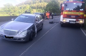 Feuerwehr Hattingen: FW-EN: Zwei Einsätze am Abend: Verkehrsunfall mit mehreren PKW und Brand eines Elektrofahrzeugs