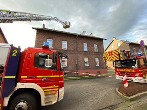 FW-GE: Dachstuhlbrand in Gelsenkirchen Erle - Erheblicher Sachschaden - Eine Person leicht verletzt