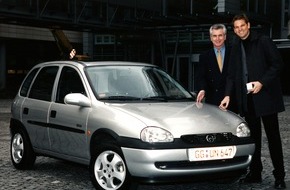Opel Automobile GmbH: Kai Böcking zu Gast im Adam-Opel-Haus / Bekannter TV-Moderator fährt jetzt Opel Corsa