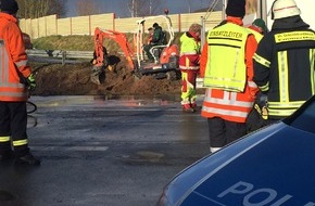 Polizeiinspektion Hameln-Pyrmont/Holzminden: POL-HM: Folgemeldung zu "Lastzug verunglückt - Auf- und Abfahrt Kirchohsen der Bundesstraße 83 voll gesperrt"