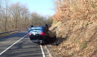 Polizeidirektion Bad Kreuznach: POL-PDKH: Fahrzeug überschlagen