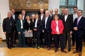 Erzbistum Paderborn: Erzbischof Dr. Udo Markus Bentz im Austausch mit den Geschäftsführungen der Agenturen für Arbeit - Gespräch über einen Arbeitsmarkt im Wandel in der Kommende Dortmund