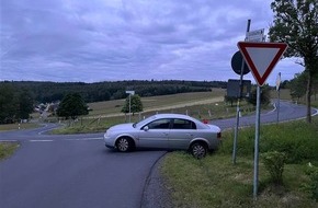 Polizeidirektion Neuwied/Rhein: POL-PDNR: Nach Unfall PKW zurückbelassen