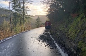 Polizeidirektion Trier: POL-PDTR: Fahrer eines Gefahrgut-Transporters verhindert größeres Unglück