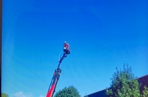 Polizeiinspektion Wilhelmshaven/Friesland: POL-WHV: Brand in leerstehender Tennishalle