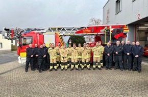 Freiwillige Feuerwehr Tönisvorst: FW Tönisvorst: 9 neue Einsatzkräfte für die Feuerwehr Tönisvorst - ehrenamtliche Mitglieder beenden ihre Grundausbildung
