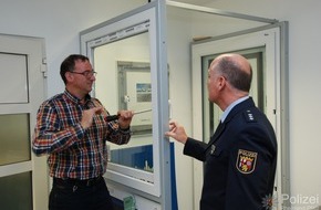Polizeipräsidium Trier: POL-PPTR: . Viele interessierte Besucher beim Tag der offenen Tür der Beratungsstelle des Trierer Polizeipräsidiums
