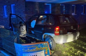 Polizeipräsidium Hamm: POL-HAM: Flucht vor Polizeikontrolle endet mit zwei Leichtverletzten