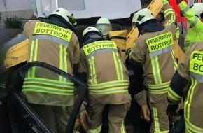 Feuerwehr Bottrop: FW-BOT: Verkehrsunfall mit zwei Verletzten in Bottrop-Welheim