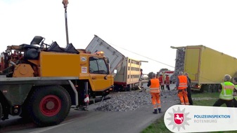 Polizeiinspektion Rotenburg: POL-ROW: LKW-Unfall auf der A1 - Vollsperrung in Richtung Bremen