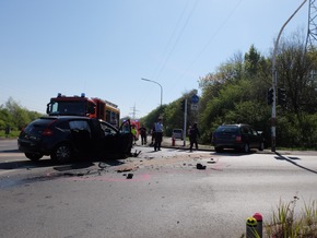 FW-GE: Verkehrsunfall mit acht Verletzten