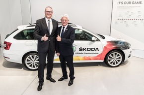 SKODA weitet Eishockey-Engagement in Deutschland vor Beginn der Weltmeisterschaft aus (FOTO)