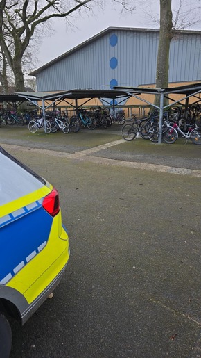 Polizeidirektion Neumünster: POL-NMS: 251211-1-pdnms Positive Fahrradkontrolle in Fockbek