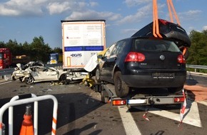 Polizeipräsidium Westpfalz: POL-PPWP: Stauende - Tödlicher Verkehrsunfall auf der A 6